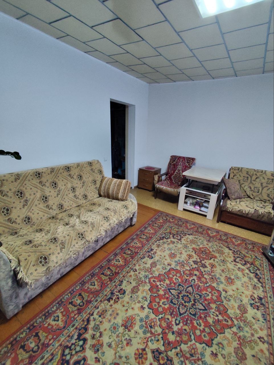 Ищете дом в черте города, но с атмосферой уюта и природы? Наш вариант — именно такой!

Рассмотрим обмен на 1-2 комнатную квартиру в Новобайдаевском районе.
 
Дом находится в центре Новобайдаевского района — удобное расположение: рядом остановка, магазины, ТЦ, аптеки, две школы, детский садик и всё н