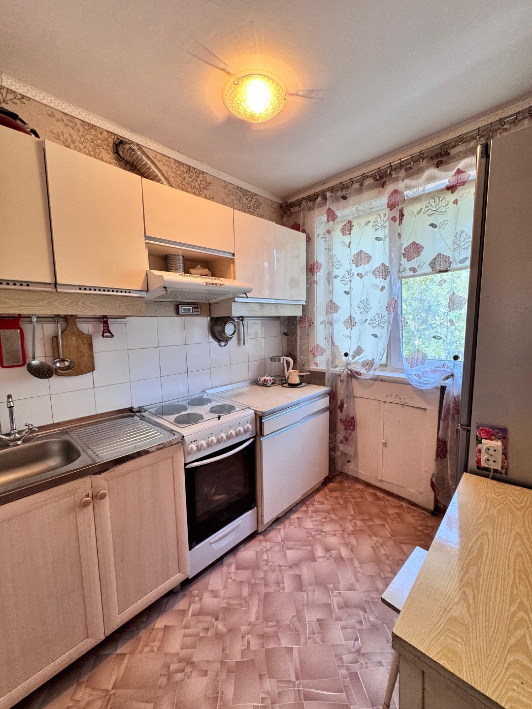 СРОЧНО!

Предлагаем к продаже 3к.квартиру, 62м2 с самой лучшей планировкой в данных домах с изолированными просторными комнатами и двумя балконами. 